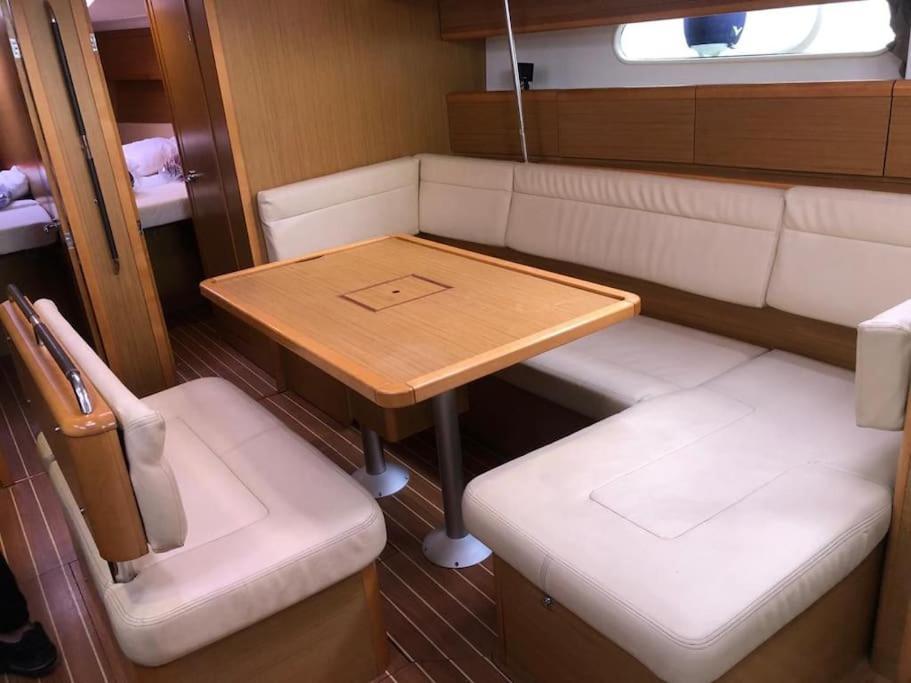 Velero Monia Hotel บาเลนเซีย ภายนอก รูปภาพ