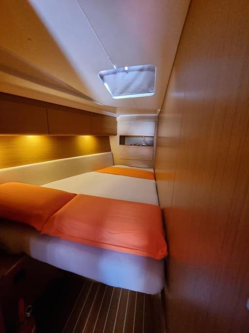Velero Monia Hotel บาเลนเซีย ภายนอก รูปภาพ