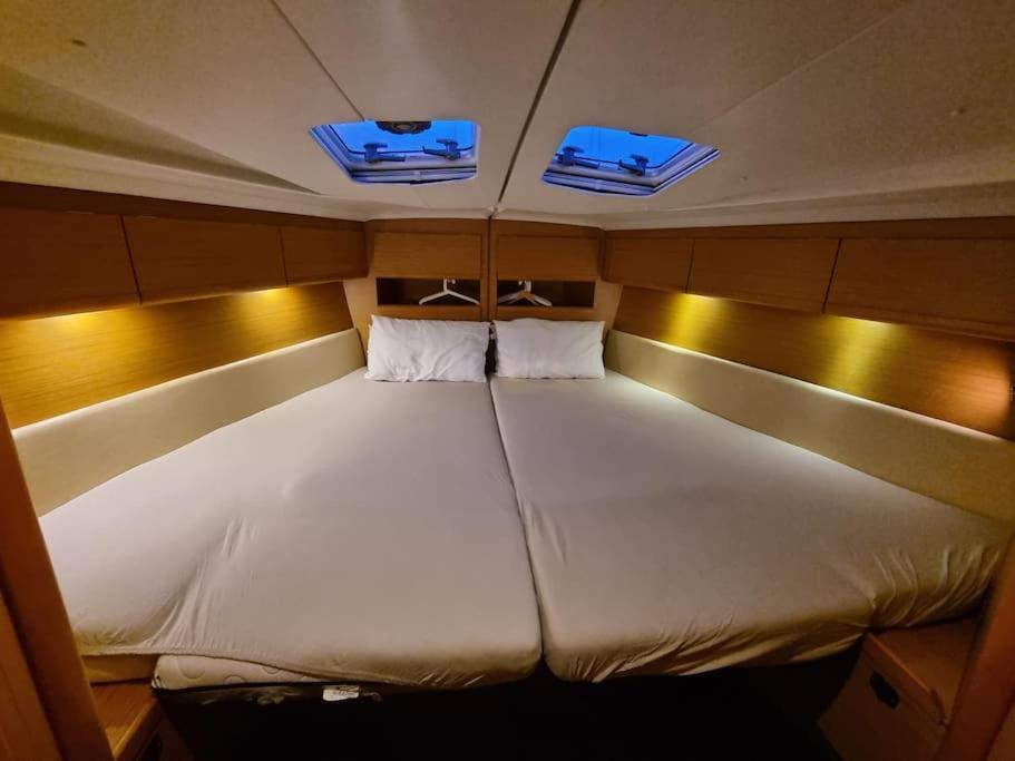 Velero Monia Hotel บาเลนเซีย ภายนอก รูปภาพ