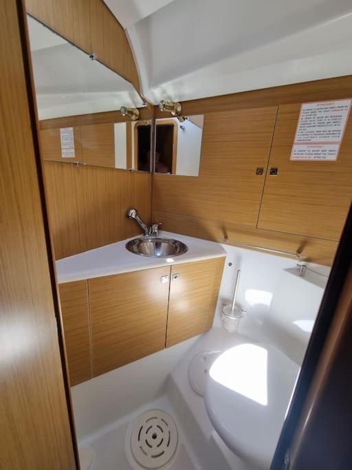 Velero Monia Hotel บาเลนเซีย ภายนอก รูปภาพ